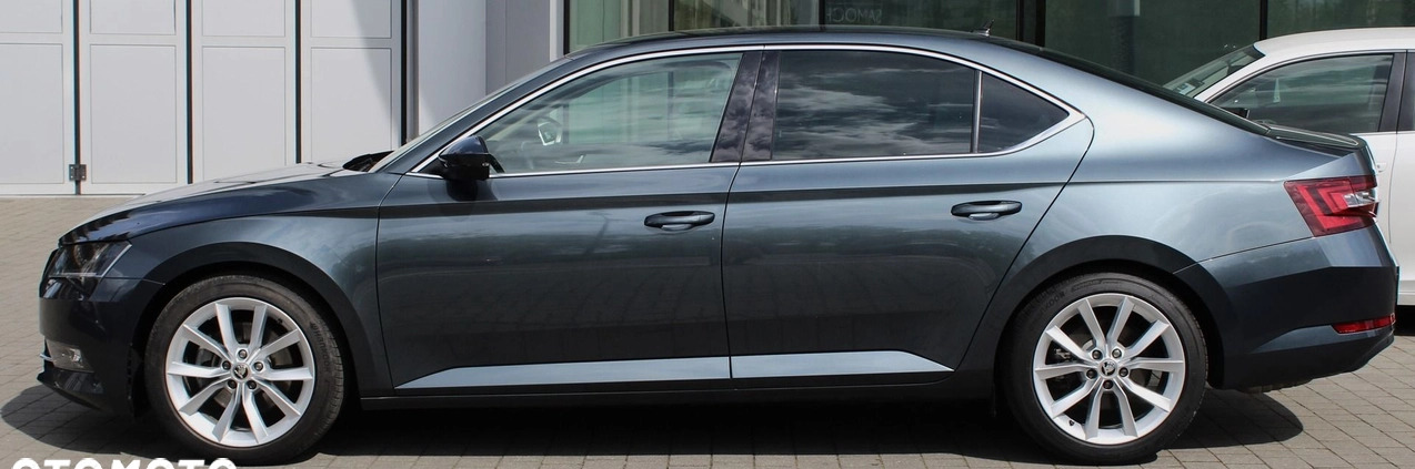 Skoda Superb cena 87900 przebieg: 113069, rok produkcji 2017 z Byczyna małe 529